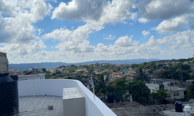 Montego Bay Apartamento | Cornwall Courts, Montego bay, Jamaica home of The Black Spanish and British Land