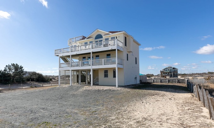 Corolla Casa | Casa OBX 4x4: vista al mar, piscina, jacuzzi, caballos salvajes y mucho más. ¡Nuevo en VRBO!