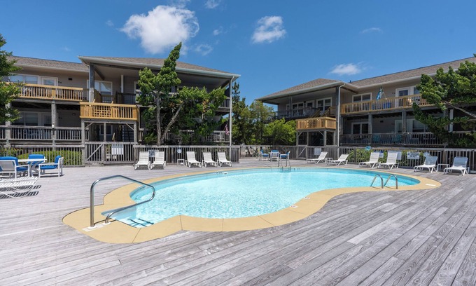 Ocean Sands Condominio | Condominio Corolla: piscina comunitaria e hidromasaje, 350 pies al acceso a la playa