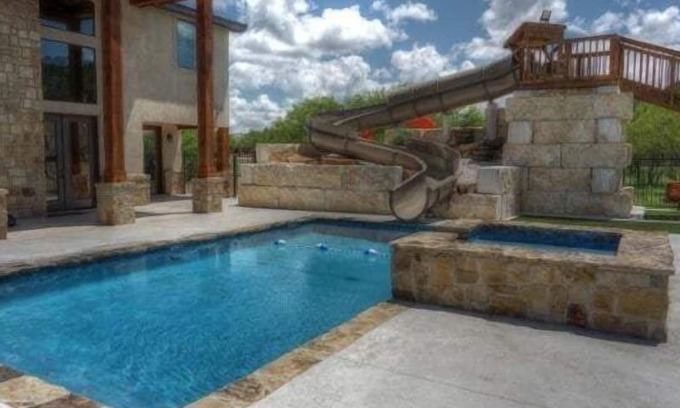 Concan Casa | Corona del Rio @ Frio Premier Rental Homes
