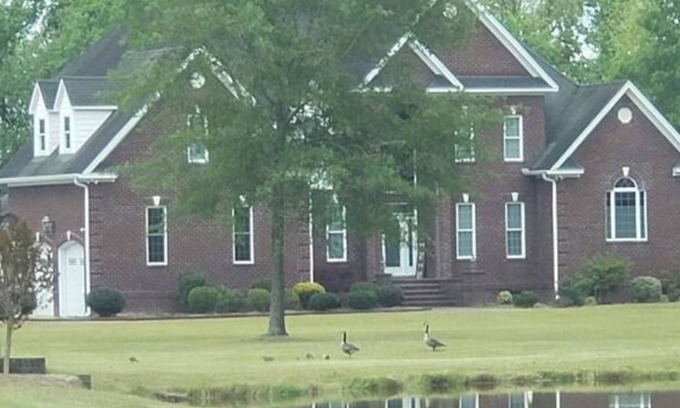 Richlands Casa | Corporate/event/vacation rental 2br 1.5bt gym indoor hibachi 12 acres Sleeps 4