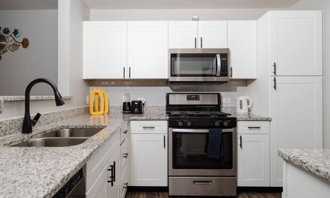 Gurnee Apartamento | Corporate Housing by MGM