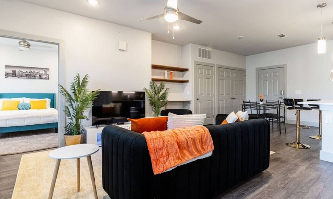 Grand Prairie Apartamento | Corporate Housing by MGM