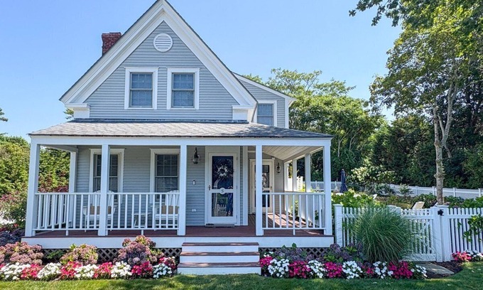 Dennis Casa | Corporation Beach Classic: 104-D Charming Renovated Home in the Heart of Dennis – Walk to Beach!