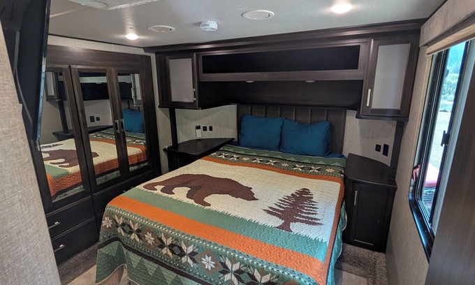 Ahsahka Casa | Correa's RV, close to the river, pet friendly