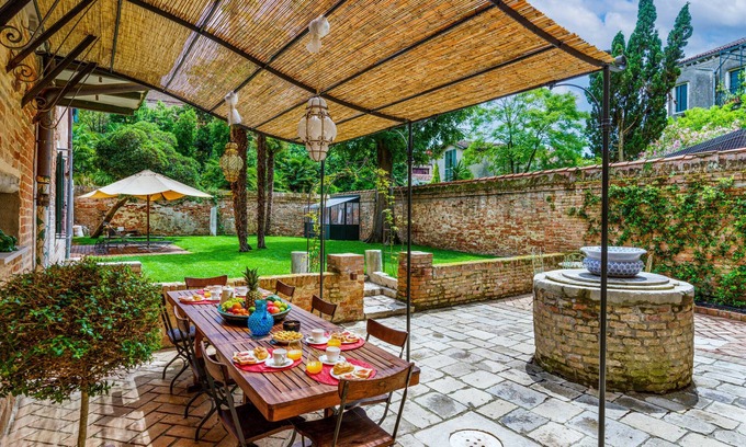 Dorsoduro Apartamento | Corte della Palma Superb Venetian Garden