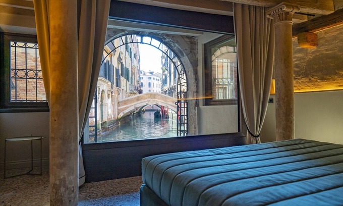 Castello Apartamento | Corte Rubbi 1 A True Canal-side Experience