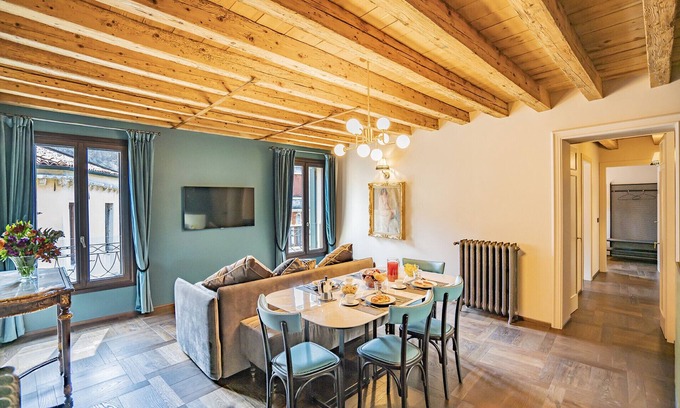 Castello Apartamento | Corte Rubbi 9 Canal View