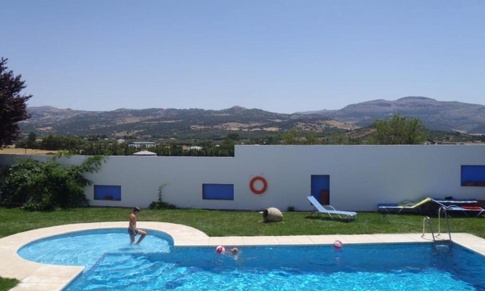 Ronda Casa | Cortijo Laguna Espejo
