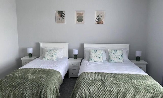 Roscoe Apartamento | Cortoon Inn, Triple Room 2 (1 DBL + 1SGL)