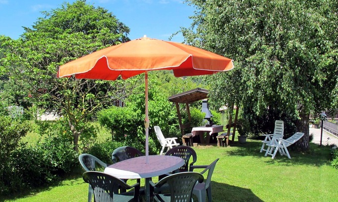 Caldonazzo Apartamento | Cosy apartment for 5 people with WIFI, TV, patio, pets allowed, panoramic view and parking