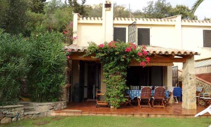 Costa Rei Villa | COSTA REI- "Villa Pino", casa para 6 personas, a 200 m de la playa