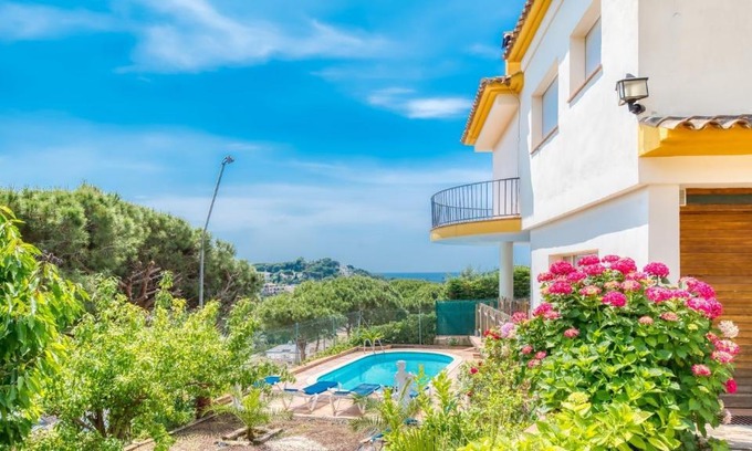 Lloret de Mar Villa | Costacabana - Villa Valentina