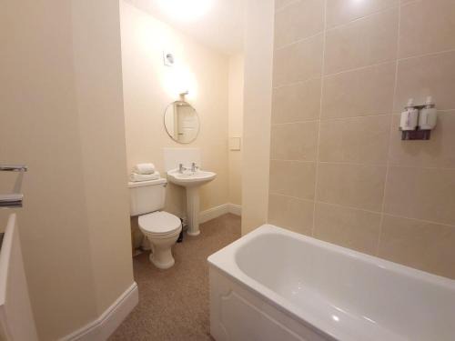 Langford Casa | Cosy 1-bedroom cottage next to Combe Lodge Venue