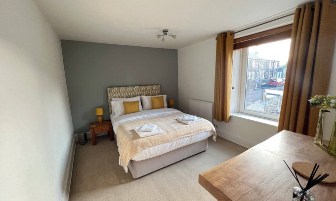 Penistone Casa | Cosy 1890s Home Nestled In Penistone