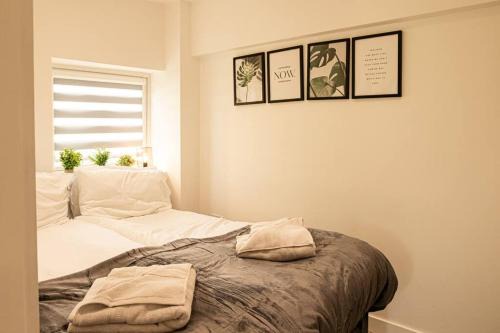 Wroxton Apartamento | Cosy 2 Bedroom Apartment - Free Parking, Fast WiFi and Smart TV by Tejza Property