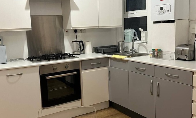 Dudden Hill Apartamento | Cosy 2 bedroom apartment in North West London, garden, late check in