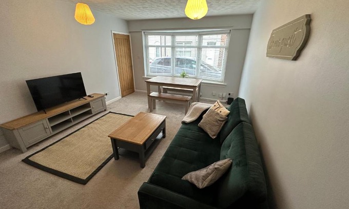 Guisborough Casa | Cosy, 2 Bedroom Cottage in Guisborough Town Centre