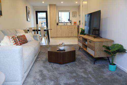 Henderson Casa | Cosy 2BR House in Awaroa Road