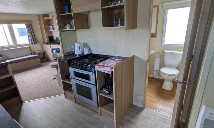 Towyn Casa | Cosy 8 berth caravan at Ty Mawr Holiday Park, North Wales ref 86008D