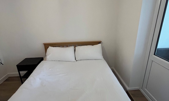 Custom House Apartamento | Cosy and Convenient 1BD Home near ExCel London