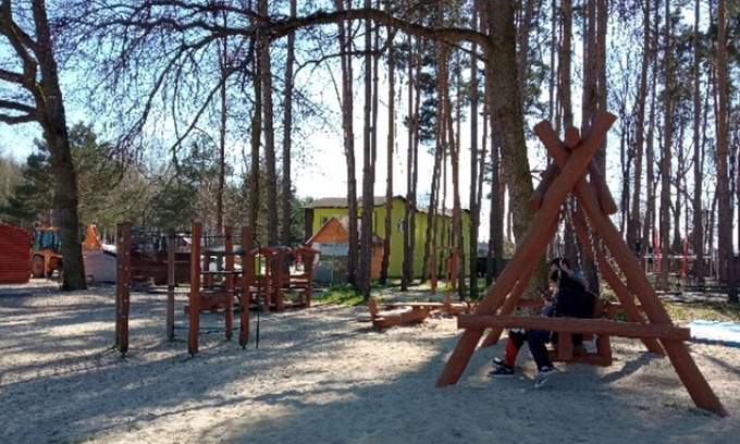 Hradec Kralove Casa | Bonito apartamento en villa para 12 personas con WIFI, TV, patio, mascotas permitida y aparcamiento