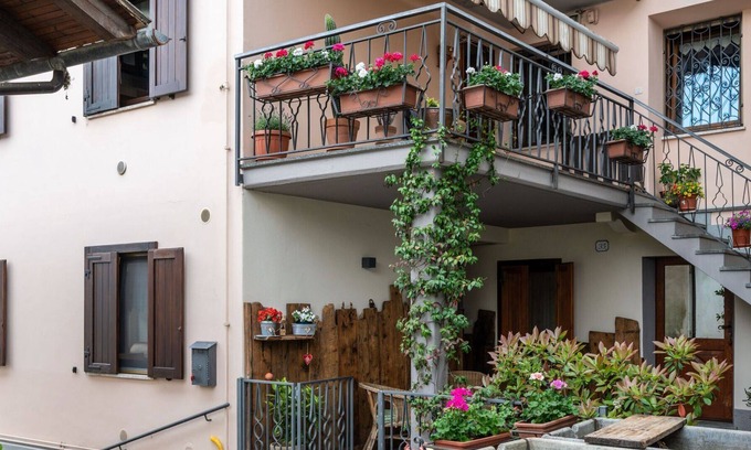 Plan Felinaz-Felinaz Apartamento | Hermoso apartamento para 4 personas con WIFI, TV, terraza, mascotas permitida y aparcamiento