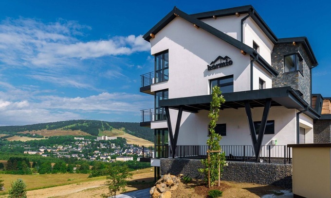 Loucna Pod Klinovcem Apartamento | Hermoso apartamento para 6 personas con WIFI, TV, balcón y aparcamiento