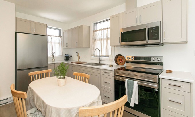 Barrie Apartamento | Cosy Apartment Downtown Barrie