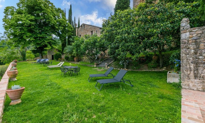 Stigliano Apartamento | Hermoso apartamento con WIFI, TV, patio, mascotas permitida, vista panorámica y aparcamiento