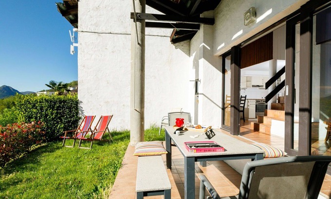 Capriasca Apartamento | Apartamento con WIFI, piscina, TV, patio, mascotas permitida, vista panorámica, aparcamiento