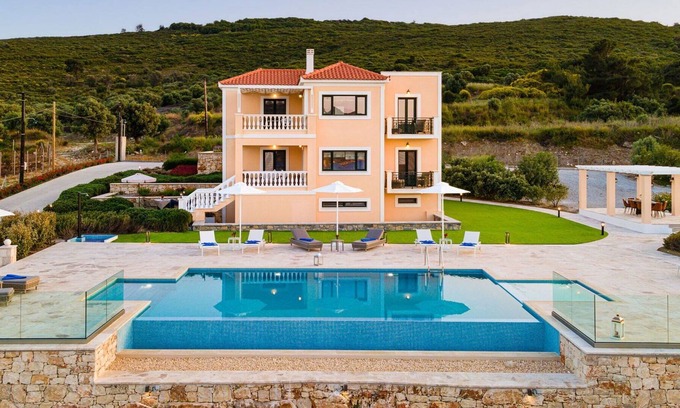 Samos Apartamento | Precioso apartamento con piscina, WIFI, A/C, TV, balcón, vista panorámica y aparcamiento