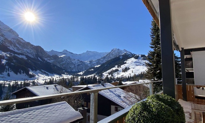 Adelboden Apartamento | Precioso apartamento para 6 personas con WIFI, TV y balcón
