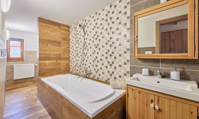 Cerny Dul Apartamento | Acogedor apartamento para 7 personas con WIFI, TV, mascotas permitida y aparcamiento