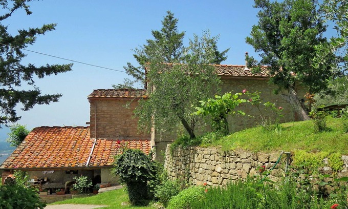 Castelfranco di Sopra Villa | Hermoso apartamento en villa para 2 personas con piscina, WIFI, mascotas permitida y aparcamiento