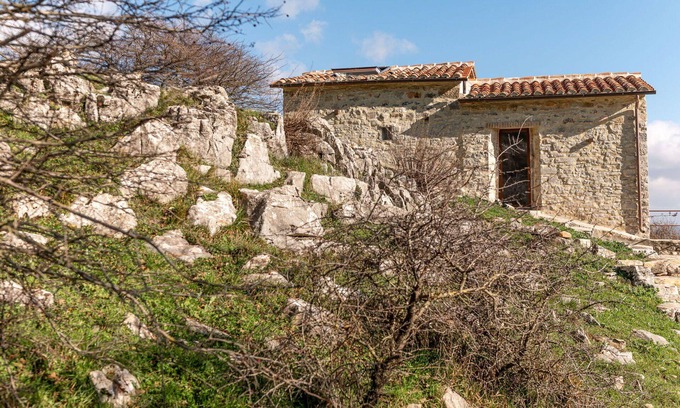 Arcidosso Casa | Bonito apartamento en villa para 2 personas con patio, mascotas permitida y aparcamiento