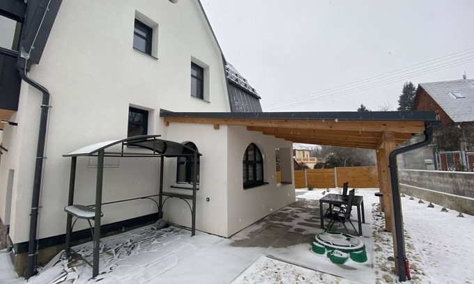Velke Losiny Villa | Hermoso apartamento en villa para 6 personas con WIFI, TV, terraza y aparcamiento