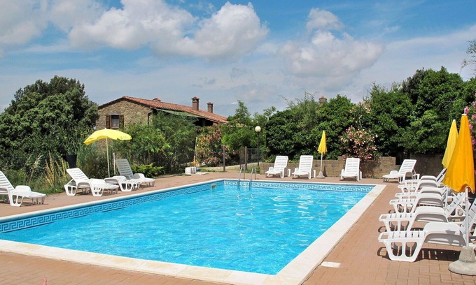 Paciano Villa | Acogedor apartamento en villa con piscina, WIFI, TV, terraza, mascotas permitida y aparcamiento