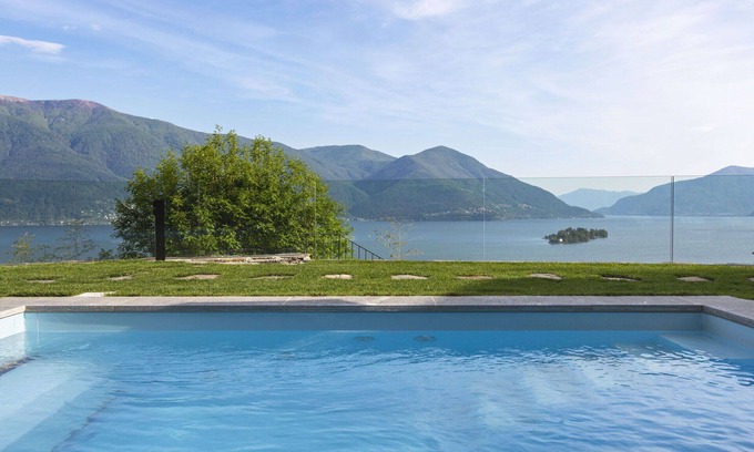 Ascona Villa | Bonito apartamento en villa con A/C, internet, piscina, TV, patio, vista panorámica, aparcamiento