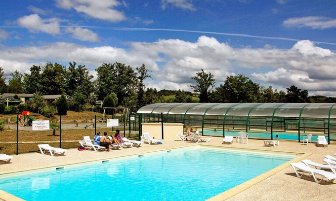 Beynat Casa | Precioso apartamento en villa para 6 personas con WIFI, piscina, TV, terraza y mascotas permitida