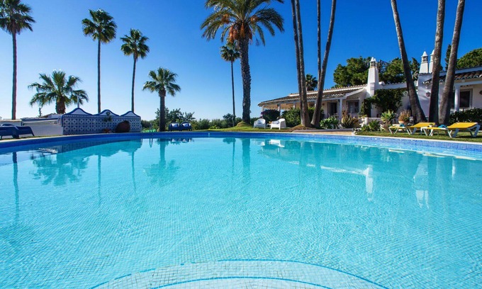 Tavira Casa | Acogedor apartamento en villa para 4 personas con WIFI, piscina, TV, terraza y aparcamiento