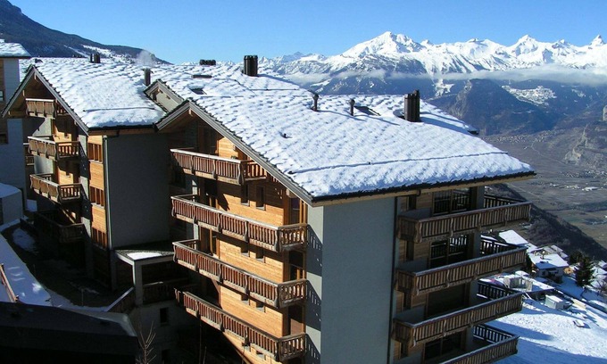 Veysonnaz Apartamento | Acogedor apartamento con balcón.