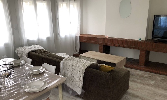 Caussens Apartamento | Cosy, bright apartment for 6 people