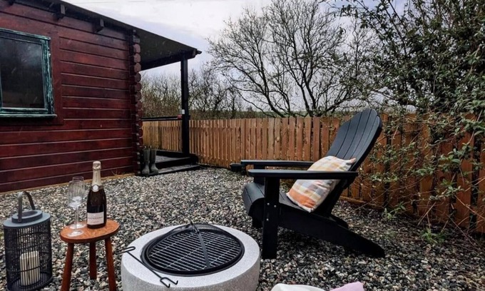 Gooseham Cabina | Cosy Cabin Devon - 3 mins walk to pub