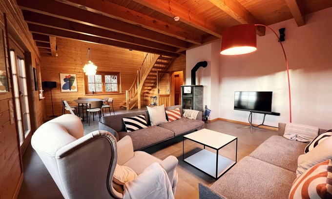 Dorfweil Chalet De Esquí | Cosy chalet in the Taunus nearby Frankfurt with fireplace & view