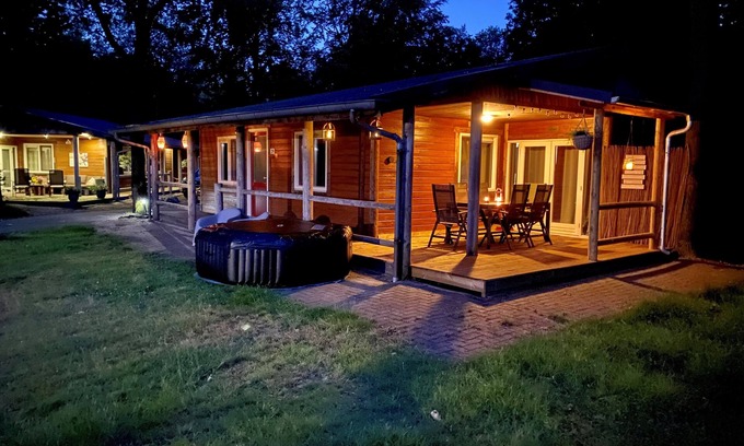 Erm Chalet De Esquí | Cosy chalet with jacuzzi, 50 metres from a beautiful swimming lake