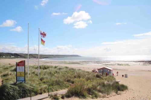 Port-Eynon Casa | Cosy coastal home - 5 mins walk from the beach