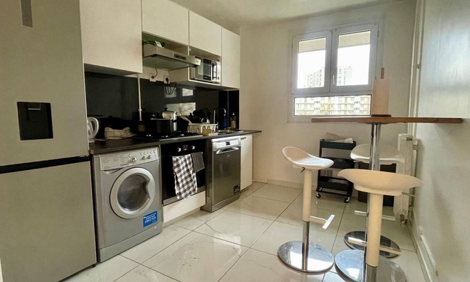 Aulnay-sous-Bois Apartamento | Cosy, comfortable room close to Charles de Gaulle airport ✨