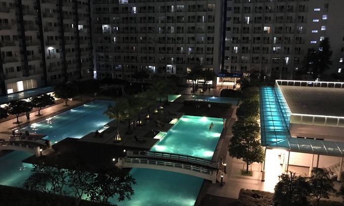 Valenzuela Condominio | Cosy Condo with Balcony at Makati SM Jazz