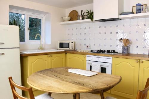 Weston-super-Mare Apartamento | Cosy Cottage in Rural Lympsham